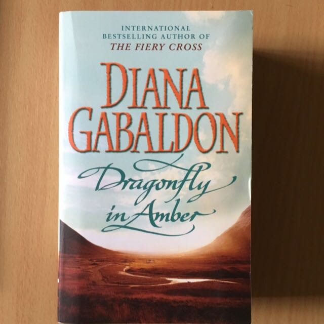 Dragonfly In Amber By Diana Gabaldon Book 2 Of Outlander Series