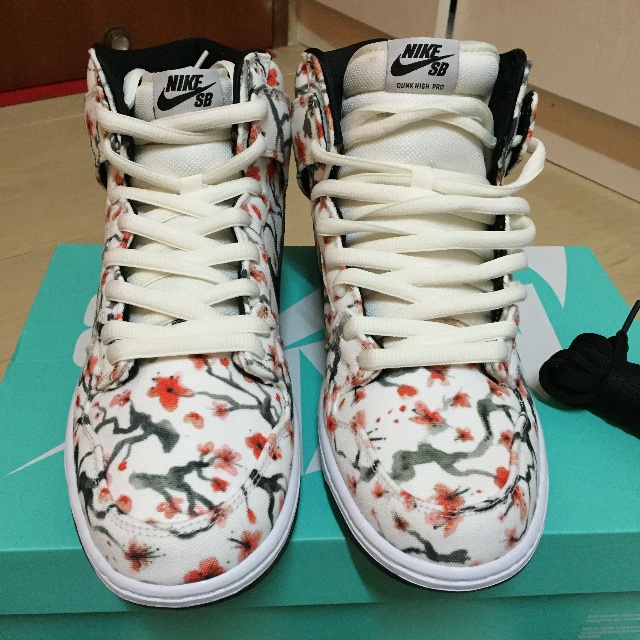 Cherry blossom sb dunks best sale