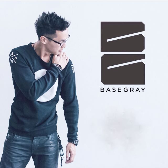 Base Gray Zero Solid Crew neck Pullover (Category: Sleep and Loungewear) located in Singapore. Submitted by bronte (Listing ID 64086143, Image 1). Description: .