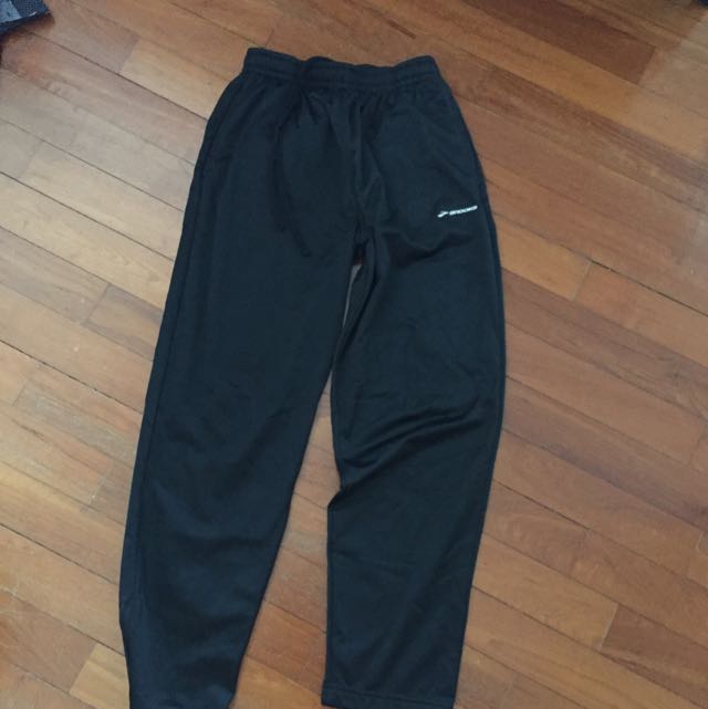 tapered nike joggers