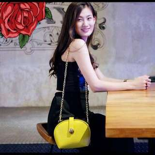 ROUND SLINGBAG