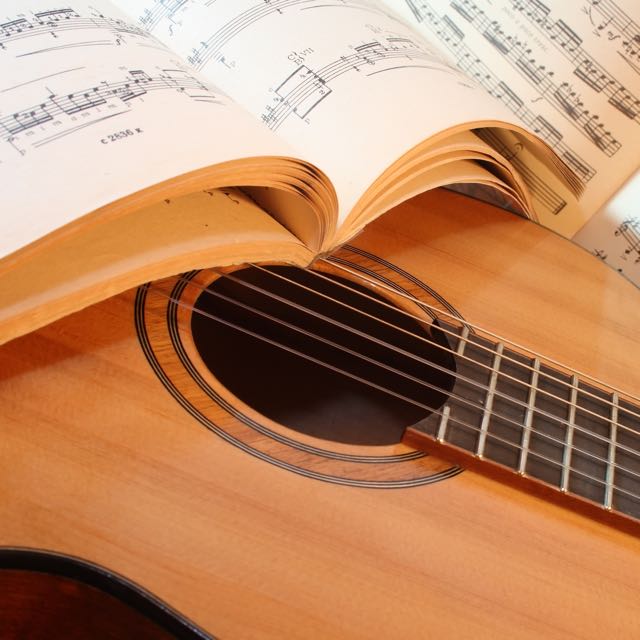 Electric & Acoustic Guitar Lesson, Hobbies & Toys, Music & Media ...