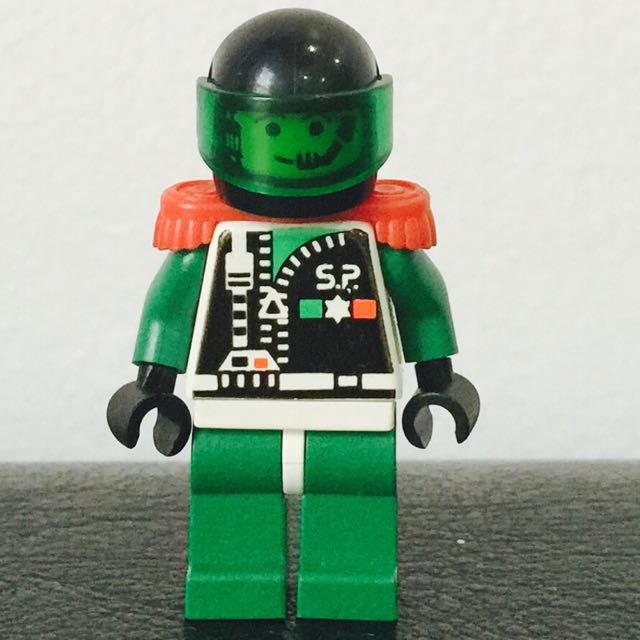 Lego Space Police Commander Red Epaulet Minifigure Bbx Toys Games Bricks Figurines On Carousell