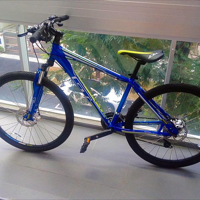GT Aggressor 2.0 Mountain Bike
