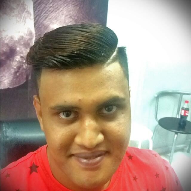Men S Haircut By Professional Barber Everything Else On Carousell