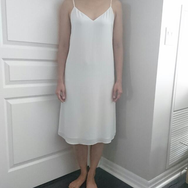 Reserved Aritzia Babaton Templeton White Slip Dress Size Small Women s Fashion Clothes on Carousell
