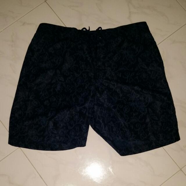 Uniqlo Swim Shorts, Men's Fashion, Bottoms, Swim Trunks & Board Shorts on  Carousell