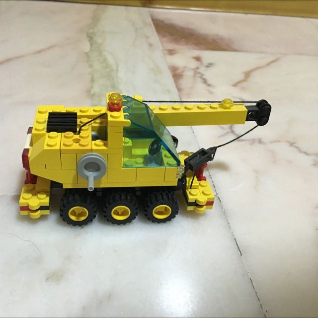 Old lego crane 2025