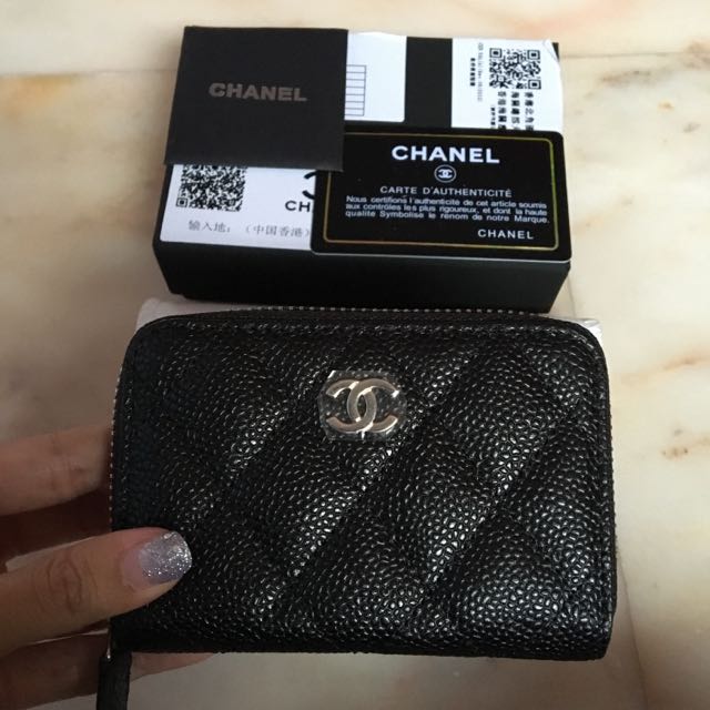 chanel zip around