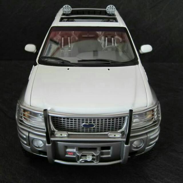 Autoart 1/18 Ford EXPEDITION himalaya - ミニカー