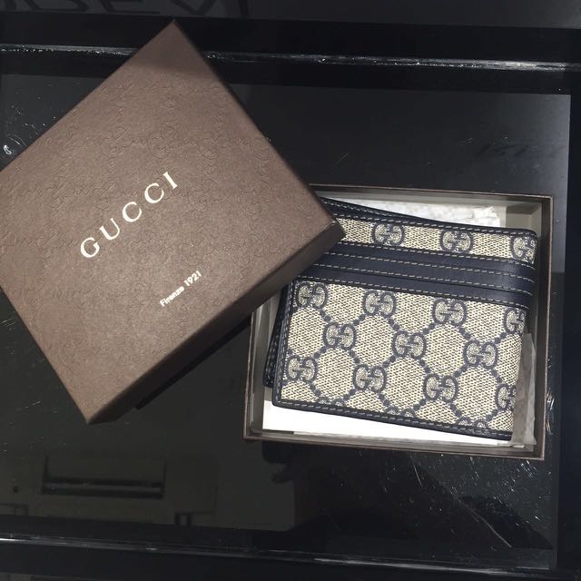 Gucci card holder, Men's Fashion, Watches & Accessories, Wallets & Card  Holders on Carousell