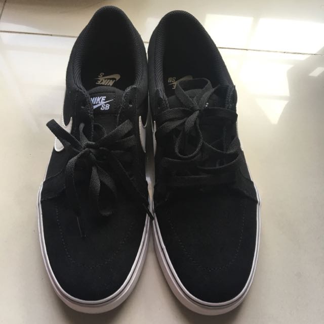 all black nike sb shoes