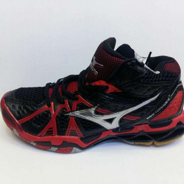 Poto sepatu discount mizuno tornado 9