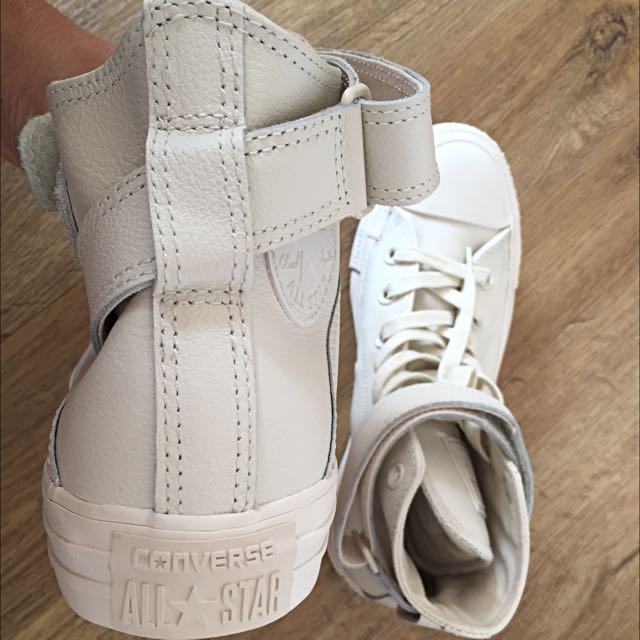 converse cream colour
