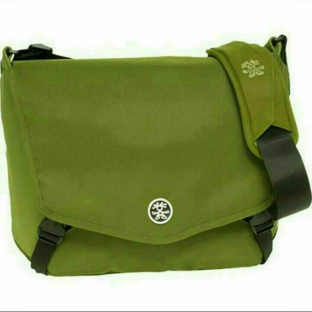 Crumpler MODERATE EMBARRASSMENT Laptop Messenger Bag Photography Photography Accessories Camera Bags Carriers on Carousell