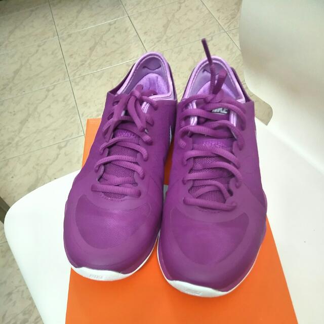 womens purple nike shoes