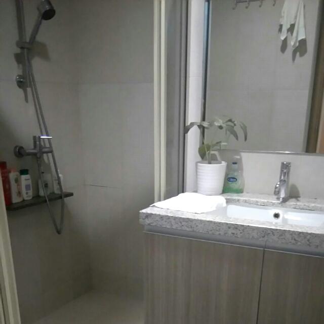 Redhill Mrt Condo Living Den+Balcony For Rent, Property on Carousell