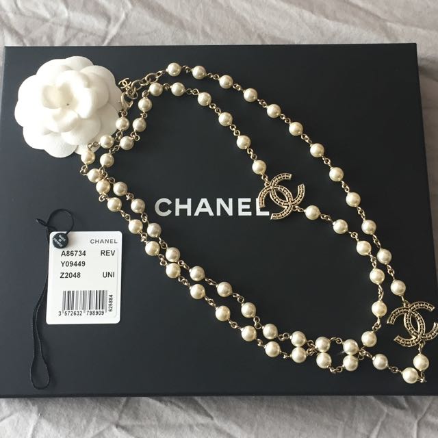 Pre-Owned Chanel Gold-Tone Faux Pearl & Blue Bead CC Logo Long