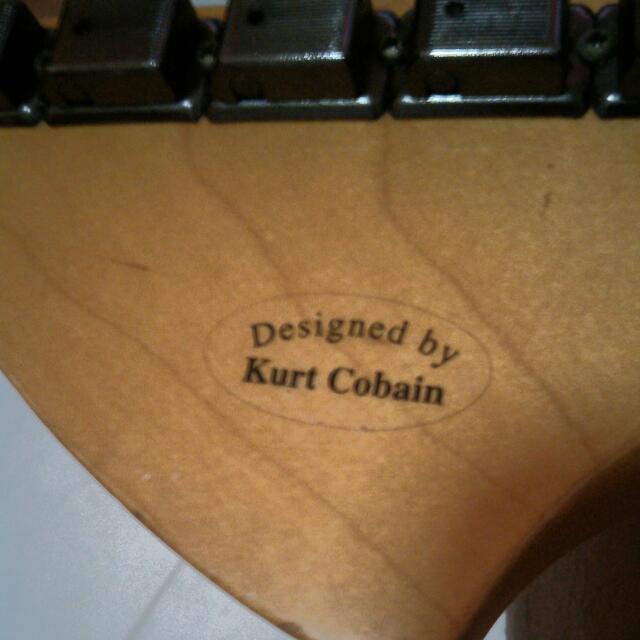 **RARE** MIJ Fender Jagstang (Designed by Kurt Cobain), Hobbies & Toys