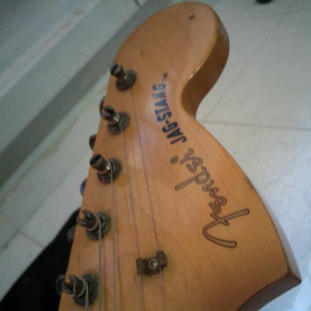 **RARE** MIJ Fender Jagstang (Designed by Kurt Cobain), Hobbies & Toys