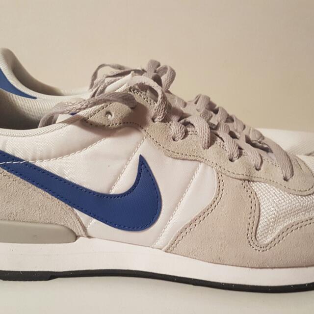 Nike internationalist outlet sales