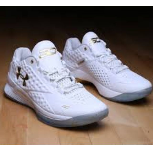 curry one low shoes