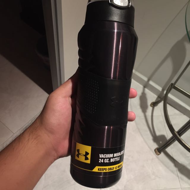 https://media.karousell.com/media/photos/products/2016/09/03/under_armour_dominate_24_oz_vacuuminsulated_water_bottle_with_flip_top_lid_1472908318_f5af33b4.jpg