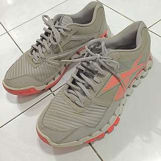 Sepatu Reebok
