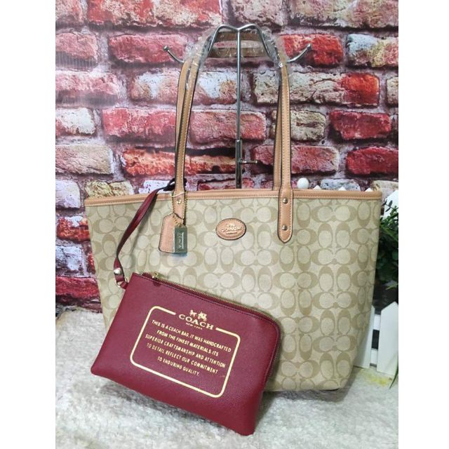 Authentic/Overrun Coach Bag (Category: Luxury Bags & Wallets) located in Cavite. Submitted by sweetellehcor.ph (Listing ID 66393752, Image 3). Description: .
