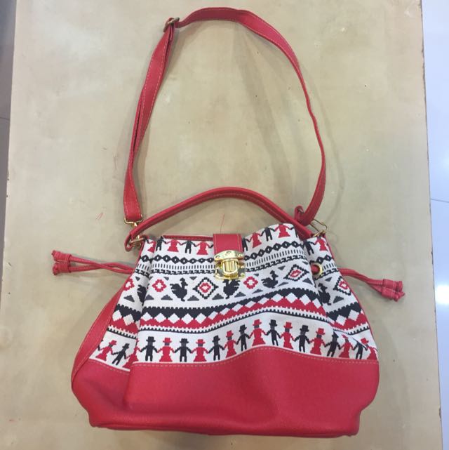 Gorgeous Red English Print Bucket Bag Women S Fashion Bags Wallets Tote Bags On Carousell