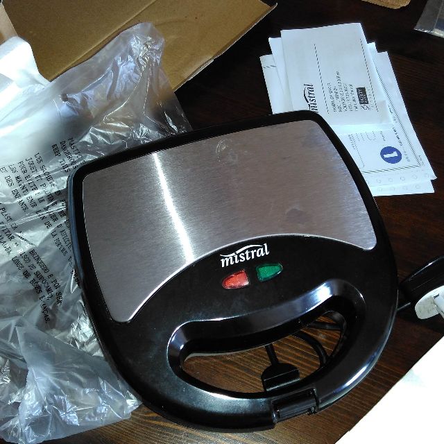 Mistral MSM320 Sandwich Maker, TV & Home Appliances, Kitchen Appliances