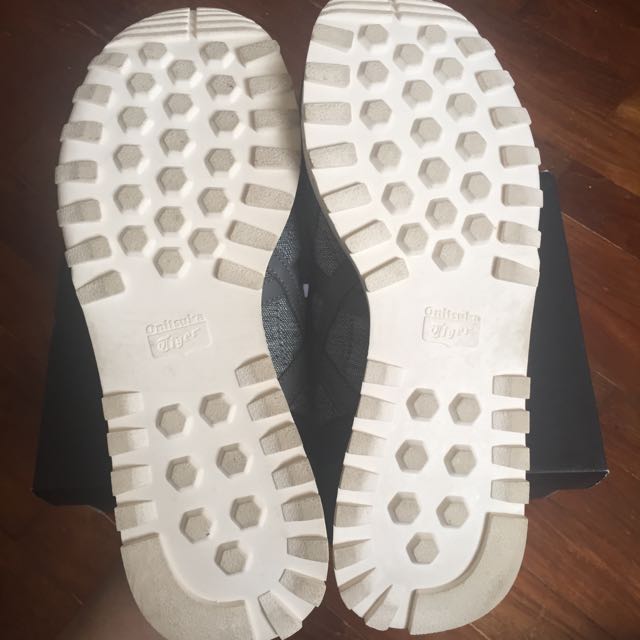 Onitsuka tiger (Category: Sneakers) located in Singapore. Submitted by syasyani (Listing ID 66420816, Image 2). Description: .