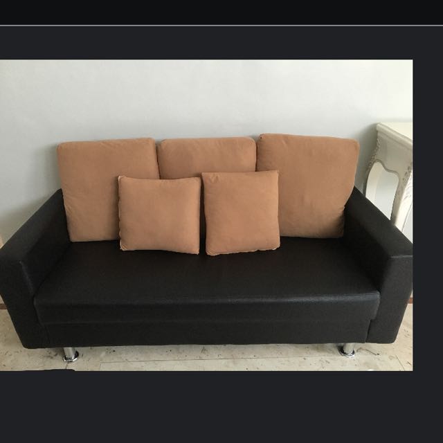 Sofa (Category: Sofas) located in Singapore. Submitted by iluvshopping2 (Listing ID 66495067, Image 2). Description: .