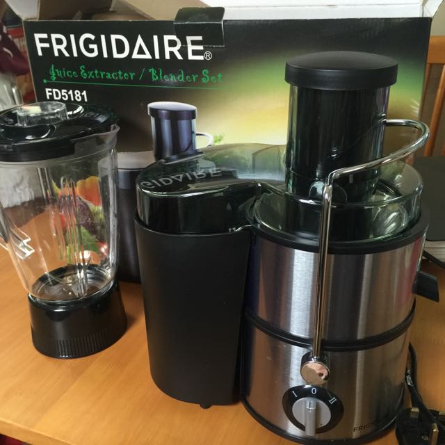 ((sold))Frigidaire fd5181 榨汁攪拌機套裝 juice extractor/blender set, 家庭電器, 廚房
