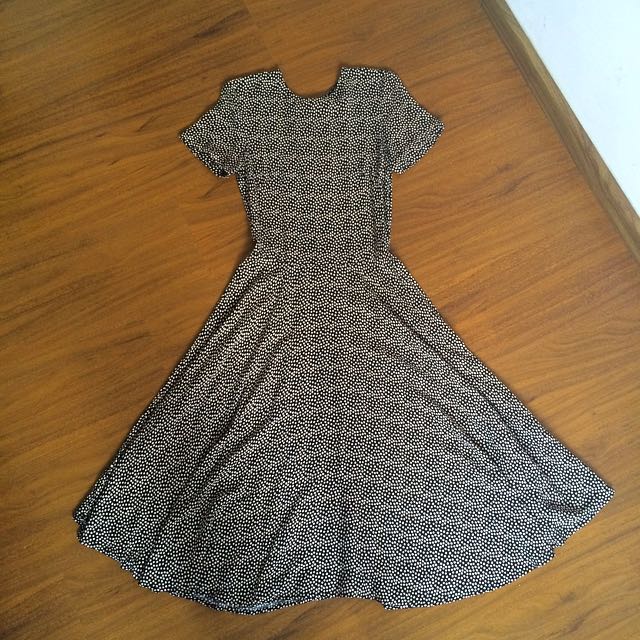 H M Polka Dot Midi Dress Women s Fashion Dresses Sets Dresses on Carousell