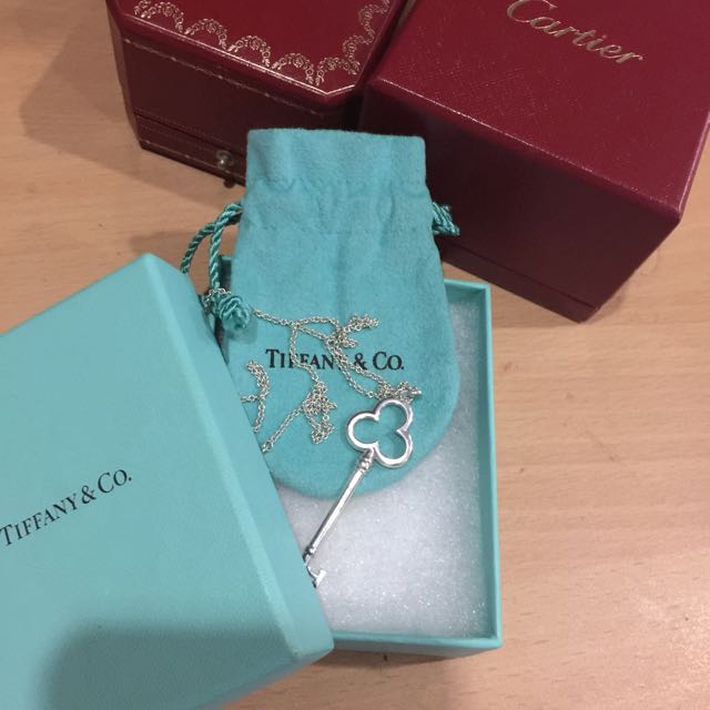 Tiffany trefoil new arrivals key pendant