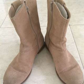 (Kategori: ) berada di . Dikirim oleh daneesh_tidbits_shop (ID iklan 66691482, Gambar 1). Deskripsi: .
