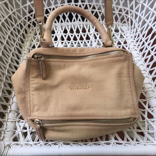 Givenchy shop pandora beige