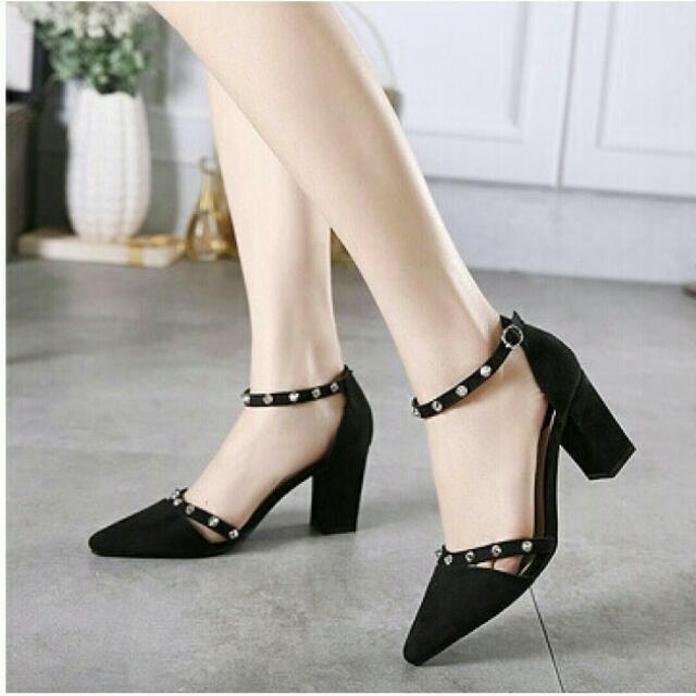 sepatu high heels 219