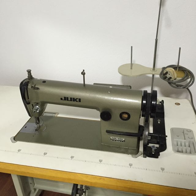 JUKI DDL555 INDUSTRIAL SEWING MACHINE, Furniture & Home Living
