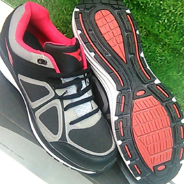 Sepatu Diadora Original Running Vieri Black Men S Fashion Men S Footwear On Carousell