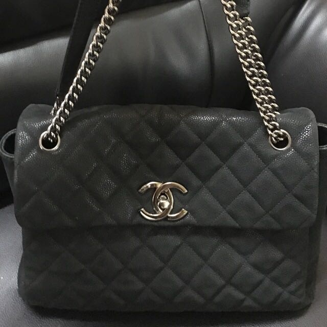 Chanel Iridescent Caviar Medium Lady Pearly Flap Bag (Black With Silver  Hardware), Luxury, Bags & Wallets on Carousell