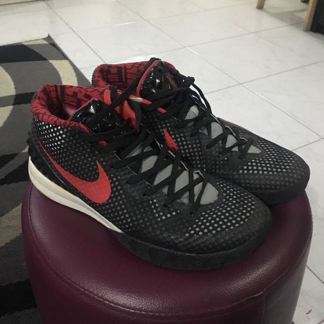 kyrie 2 size 9