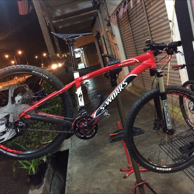 Specialized Sworks Stumpjumper M5 2010 15.5 Sports Equipment