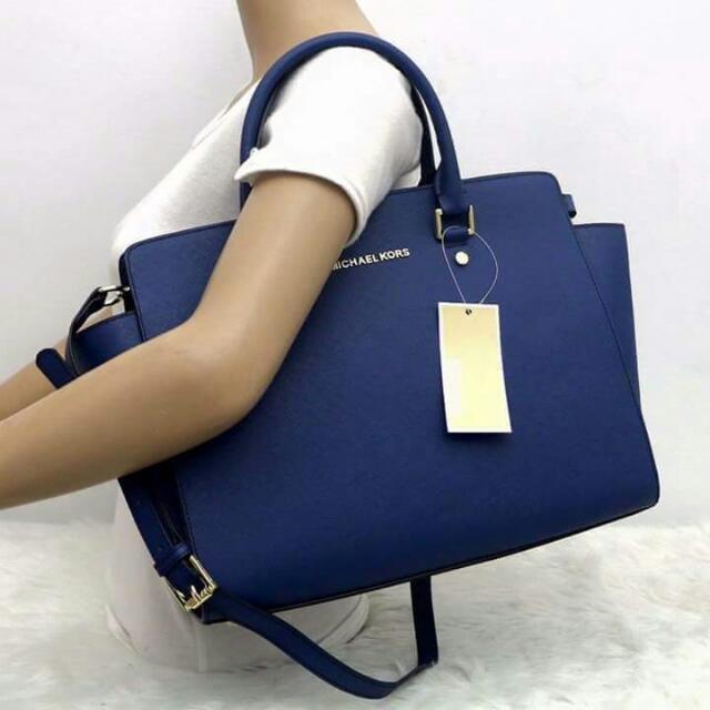 Authentic Overrun Michael Kors Selma & Sutton Bag (Category: Luxury Bags & Wallets) located in Cavite. Submitted by sweetellehcor.ph (Listing ID 67188977, Image 3). Description: .
