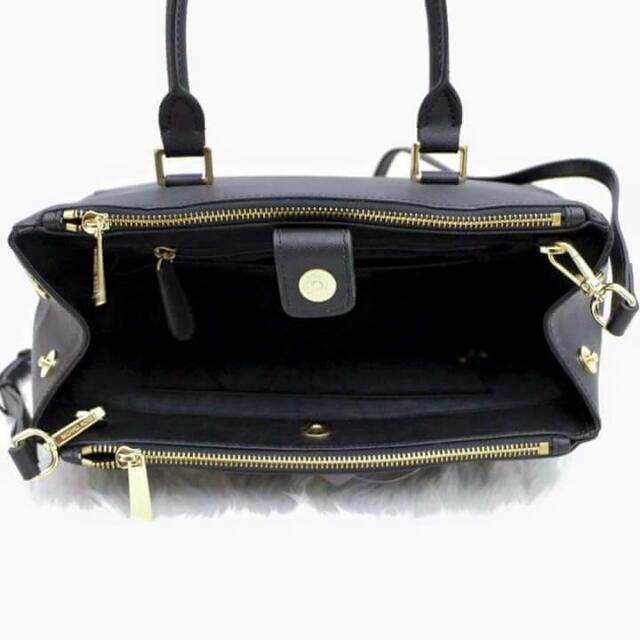 Authentic/Overrun Michael Kors Selma & Sutton (Category: Luxury Bags & Wallets) located in Cavite. Submitted by sweetellehcor.ph (Listing ID 67188506, Image 3). Description: .