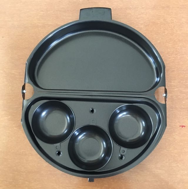 Omelet Pan Egg Poacher, TV & Home Appliances, Kitchen Appliances, BBQ