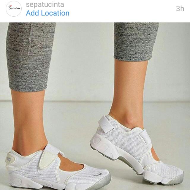 nike air rift white