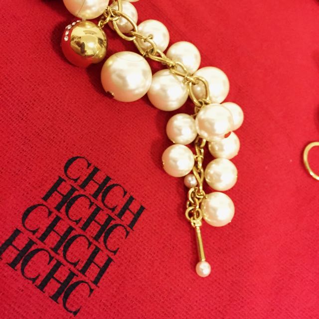 Carolina herrera pearl necklace sales