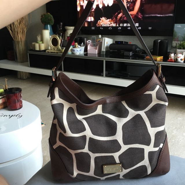Giraffe top print handbag